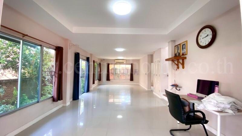 บ้านเดี่ยว เดอะแกรนด์ พระราม 2 ตกแต่งสวย ฟังก์ชันครบ 3