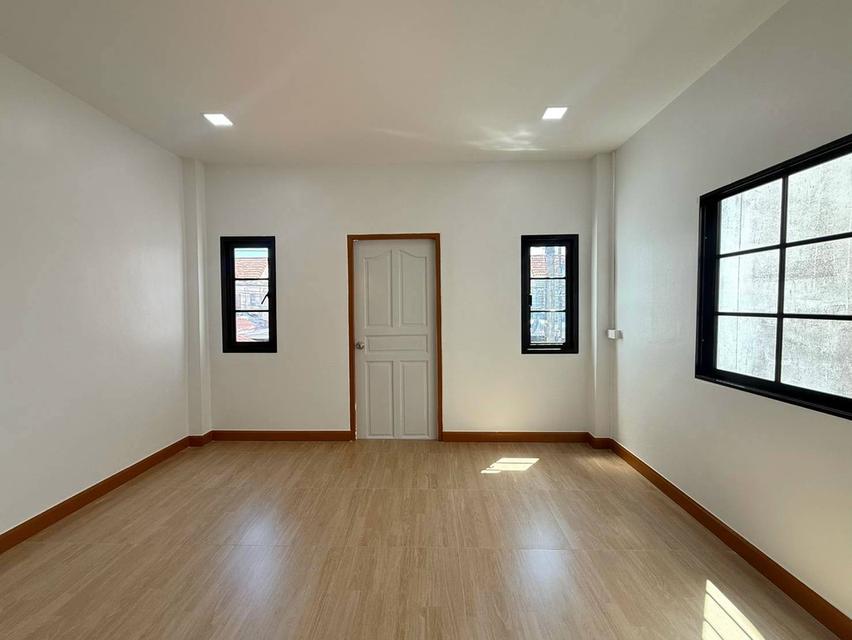 💥 บ้านหนองจอก ทำเลค้าขายได้! หมู่บ้านอมรทรัพย์ ฟรีค่าโอน แถมเฟอร์นิเจอร์ 🎁🏡 #Shorts 10