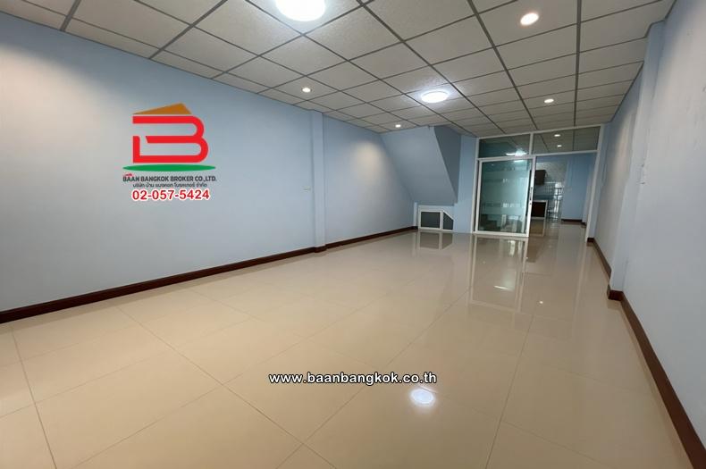 ทาวน์โฮม 2 ชั้น เนื้อที่ 20 ตร.ว. หมู่บ้านตะวันทอง 3 ซอย 2 (ซอยเพชรเกษม 69) ถนนเพชรเกษม แขวงหนองแขม เขตหนองแขม 4