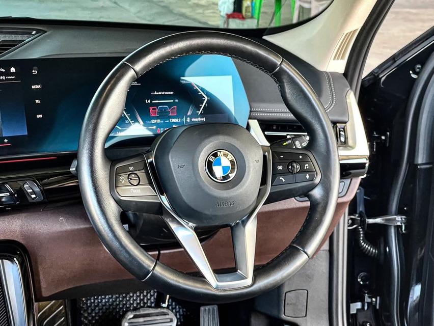 2023 BMW X1, 1.5 sDrive18i โฉมปี 23-ปัจจุบันเครื่องยนต์เบนซิน LCI รหัสตัวถังU11 รถสีดำ รูปที่ 9
