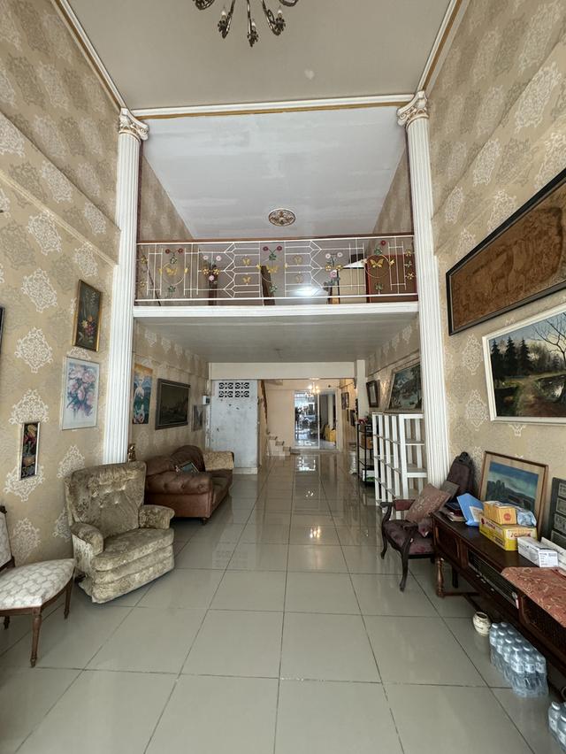 ขายด่วนอาคารพาณิชย์ วัชรพล 1