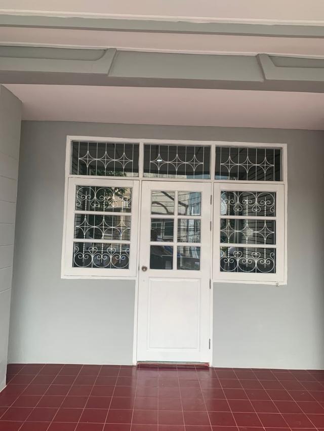 ขาย :ทาวน์เฮาส์ 2 ชั้น หมู่บ้านอัมรินทร์ 3 ผัง 4 ถนนสายไหม 15  9