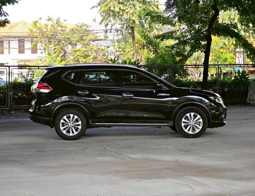 ขายรถ nissan  X-Trail 2.0V 4WD ปี 2015 สีดำ เกียร์ออโต้ 8