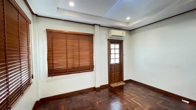 ขายบ้านหรูสไตล์คลาสสิกหลังใหญ่ มบ.มณียา 3 ท่าอิฐ 125.9 ตร.วา ตกแต่งด้วยไม่สัก-ไม้ประดู่ พร้อมสวนร่มรื่นและความเงียบสงบเป 6