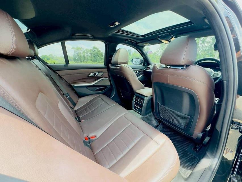 (แจ้งรหัสรถ YO7755) 🚩 BMW 330e M SPORT G20 LCI ปี 2022 จด 2023 รูปที่ 16