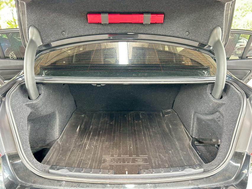 BMW 316i F30 Sedan AT ปี 2014 20