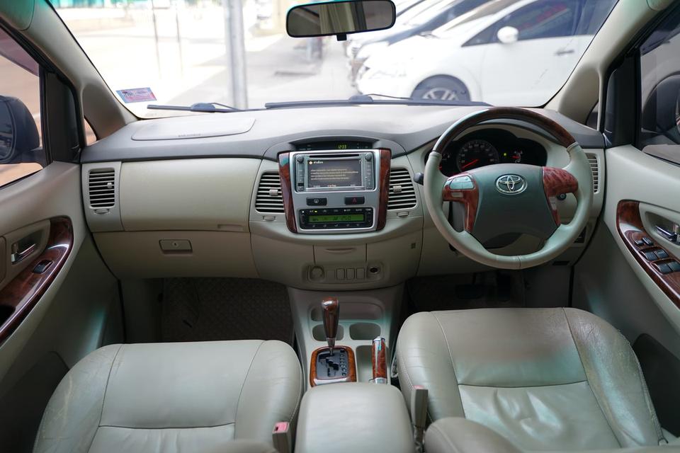 2012 TOYOTA INNOVA 2.0V 10
