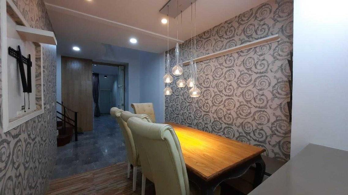 ขายด่วน พร้อมผู้เช่า ทาวน์เฮ้าส์ 4 ชั้น หมู่บ้านวราธรวิลล์ พัฒนาการ 44  20