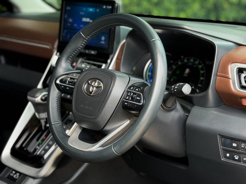 TOYOTA INNOVA ZENIX 2.0 HEV Premium ปี 2024 โฉมล่าสุด Top ใช้งาน 6 หมื่นโล วารันตีเหลือ รูปที่ 12
