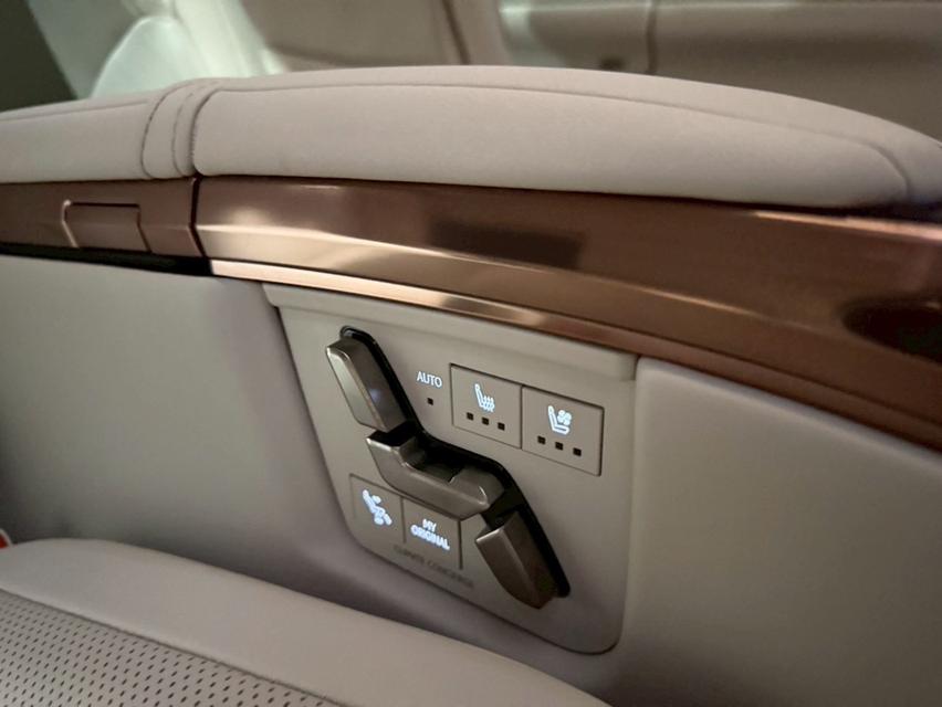 รหัสรถ AP99 2024 Lexus LM350h 4 ที่นั่ง สีขาว Wrap สีพิเศษ รูปที่ 18