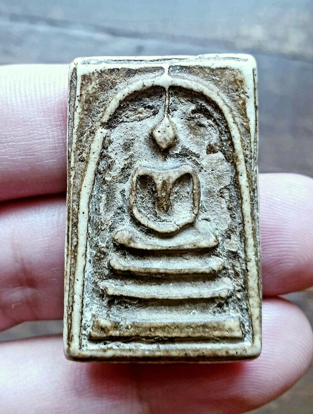 "สมเด็จวัดระฆัง พิมพ์ใหญ่อกร่องเกศทะลุซุ้ม (หรือเรียกว่าพิมพ์สุโขทัยกำแพงเพชร)" รูปย่อยที่ 2