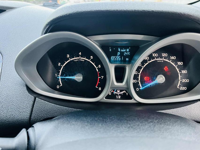 ขายสด 129,000บาท Ford Ecosport ปี2016 เกียร์ออโต้ เครื่องเบนซิน1.5 เล่มชุดโอนครบ ภาษีกค.68 📍อยู่บางบัวทอง นนทบุรี 📞 084-354-5593 รูปย่อยที่ 4