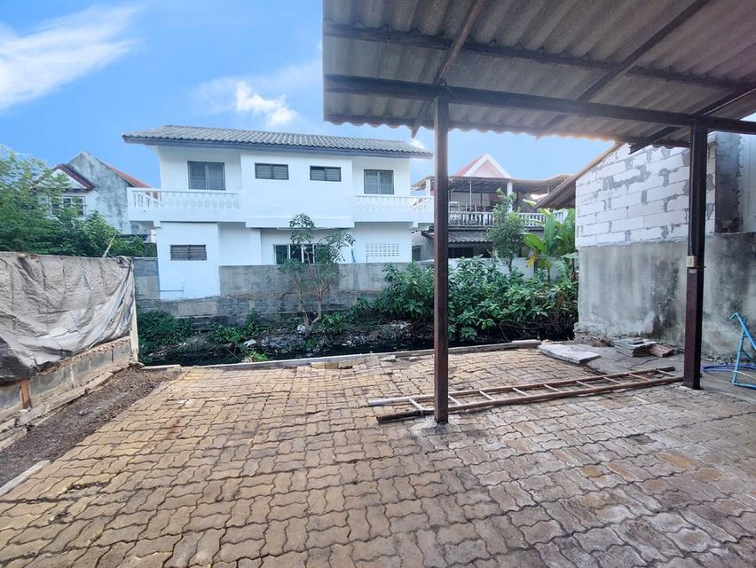 บ้านแฝด 3 ล้านบาท! ทำเลโคตรสะดวก ติดถนนติวานนท์ ใกล้ Central แจ้งวัฒนะ และ BTS สถานีปากเกร็ด! 5