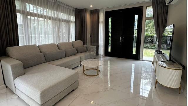 บ้าน BH4248 ให้เช่าบ้านเดี่ยวหรู ใกล้สนามบินสุวรรณภูมิ 10 นาที บ้านพร้อมเฟอร์นิเจอร์ 4 ห้องนอน เหมาะสำหรับผู้บริหารและชา 3