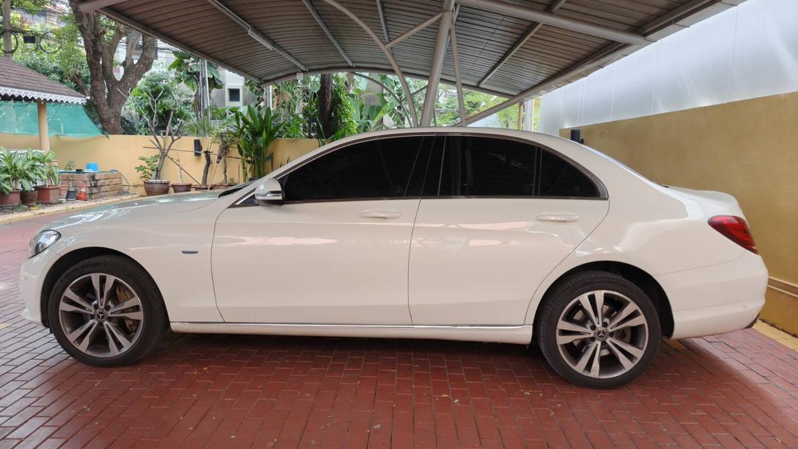 Mercedes-Benz C350e ปี 2017