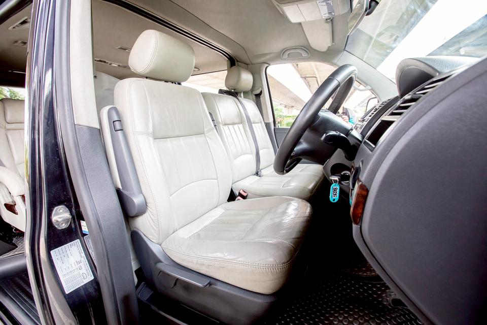 VOLKSWAGEN CARAVELLE 2.5 TD ดีเซล ปี 2010 สีดำ มือเดียวป้ายแดง 9