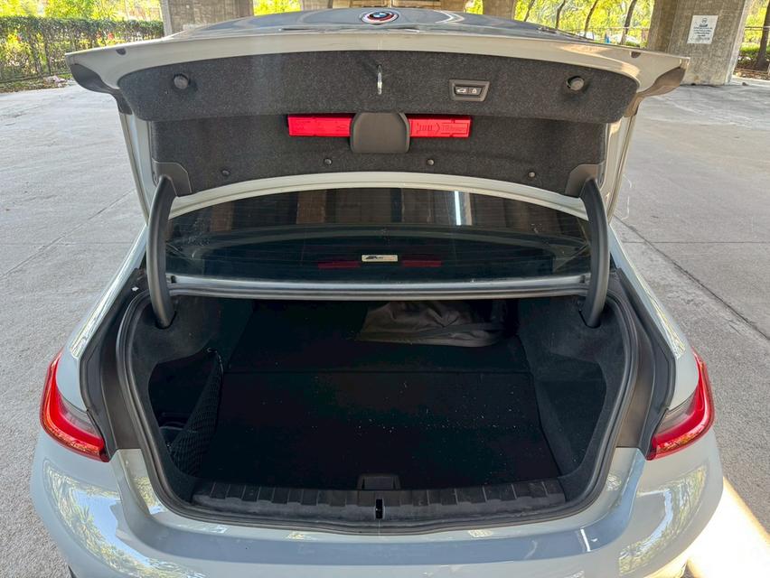 ขายรถ BMW 330e 2.0 M Sport ปี 2023 สีเทา เกียร์ออโต้ รูปที่ 18