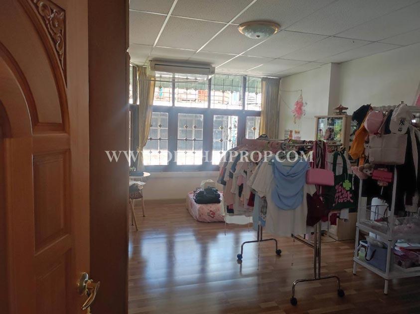 อาคารพาณิชย์ 4.5 ชั้น 3 คูหาติดกัน หมู่บ้านริมน้ำ จรัญสนิทวงศ์-บางพลัด ใกล้ MRT สิรินธร 7