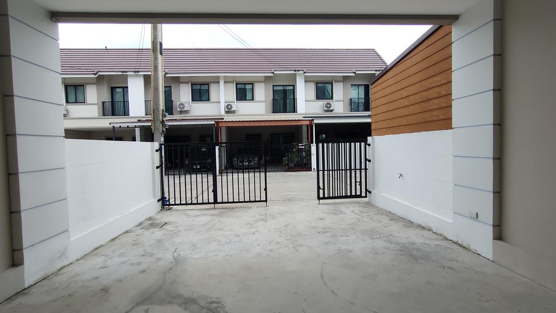 บ้านสร้างใหม่ 2 ชั้น ศรีราชา-เครือสหพัฒน์  3