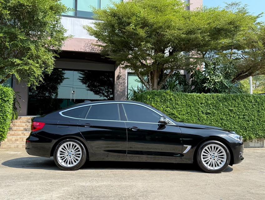 2020 BMW 320D GT MSPORT LCI รถมือเดียวออกป้ายแดง รถวิ่งน้อย เข้าศูนย์ตามระยะ รถไม่เคยมีอุบัติเหตุครับ รูปที่ 2