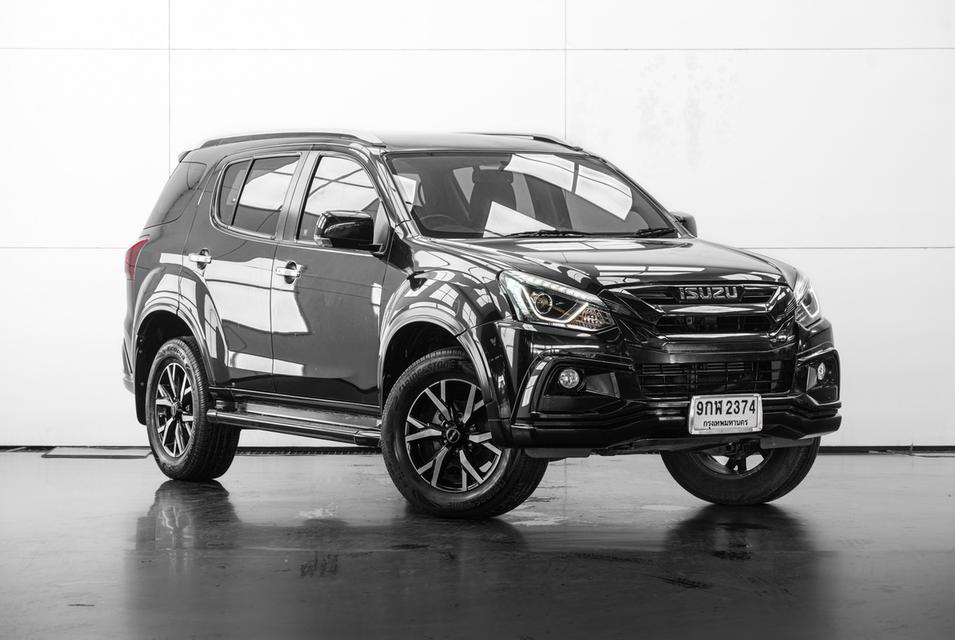 2020 ISUZU MU-X 3.0 THE ONYX 2WD SUV สีดำ เลขไมล์ 85236 กม.
