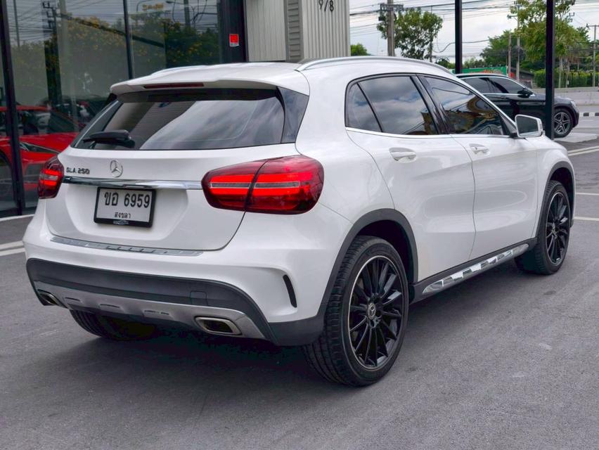 รหัสรถ KPV6959 2020 BENZ GLA-250 AMG สีขาว 11