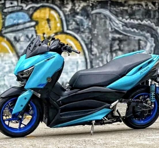 Yamaha Xmax 300 สีฟ้า 2