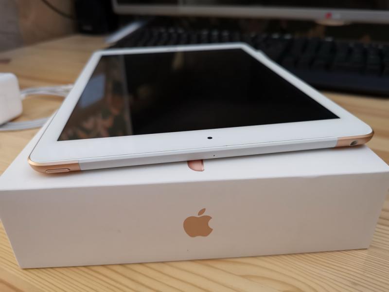 Apple iPad 9.7 (2018) 5
