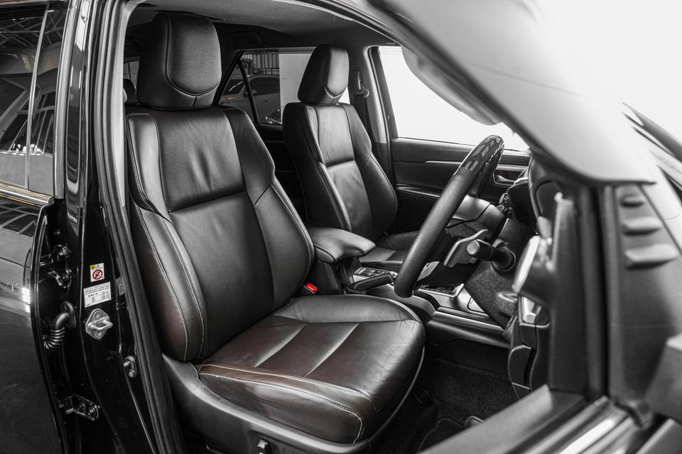 2019 TOYOTA FORTUNER 2.4 V 2WD SUV สีดำ เลขไมล์ 120945 กม. 14