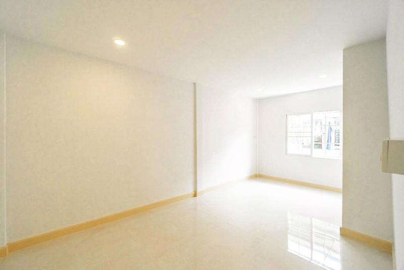 หมู่บ้านรัตนาธิเบศร์ บางใหญ่ หน้าหมู่ติดรถไฟฟ้า สถานีตลาดบางใหญ่ 12