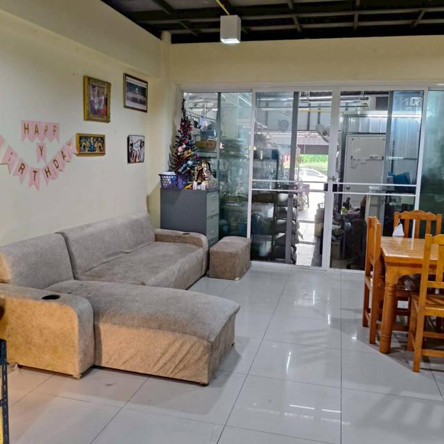 ขายตึกแถว 3 ชั้น พร้อมชั้นลอยเก็บของอีก 1 ชั้น 43.2 ตร.ว. ซอย สุภาพงษ์ 1 แยก 6 6