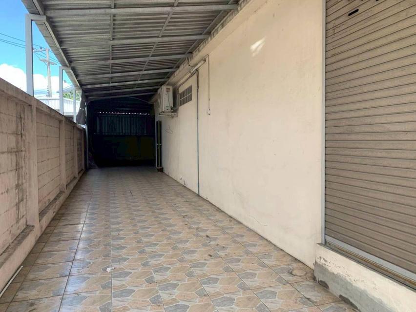 อาคารพาณิชย์ 3 ชั้น ครึ่ง ที่ดิน 56.2 ตารางวา ตึกแฝด (ใกล้นิคมปิ่นทอง1) อ.ศรีราชา จ.ชลบุรี 2