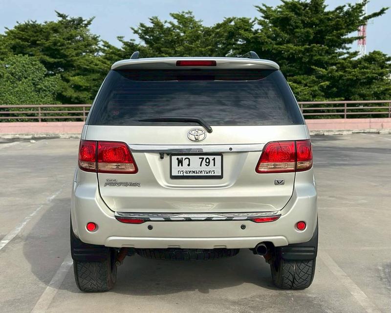 Toyota Fortuner 3.0V เกียร์ Auto 4WD สีบรอนซ์ทอง ปี 2005 9