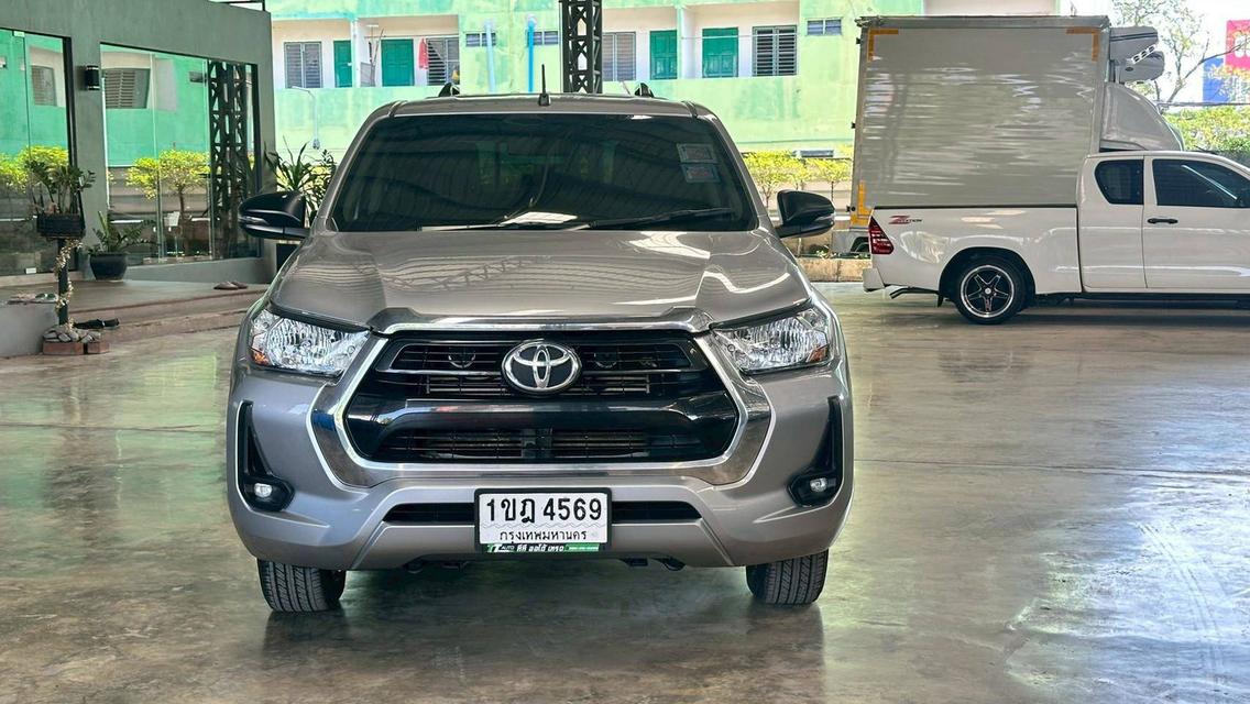 กระบะทำเงินนั่งสบายๆมาแล้วครับtoyota revo double cab z edition 2.4 entry at
