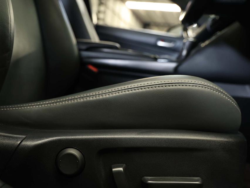 2023 Lexus IS300h 2.5 (ปี 13-26) Luxury Sedan AT B4304 รูปที่ 13