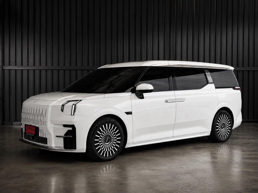 ZEEKR 009 FLAGSHIP 6-Seaters Dual Motors AWD 2025