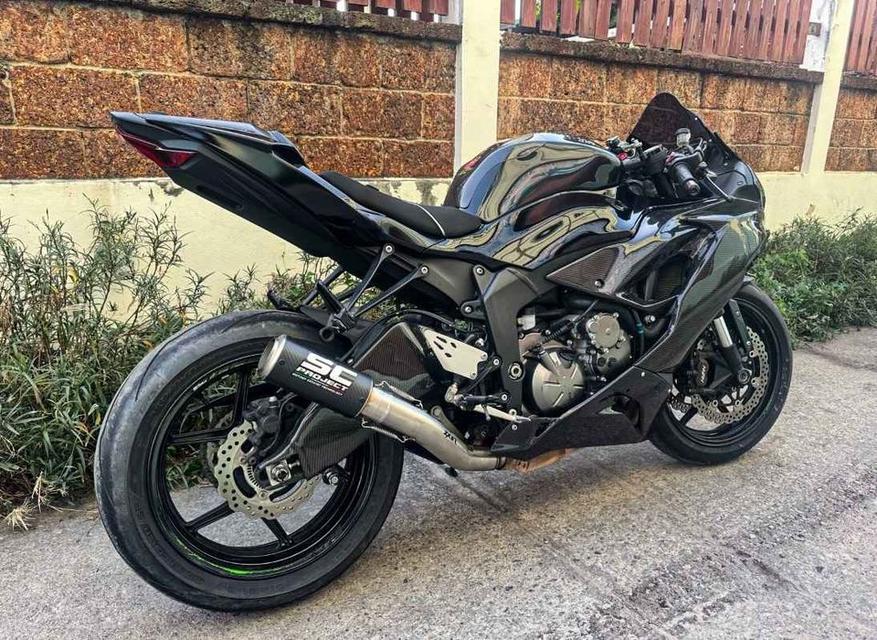 Kawasaki Ninja ZX-6R เกือบฟูลคาร์บอน 2