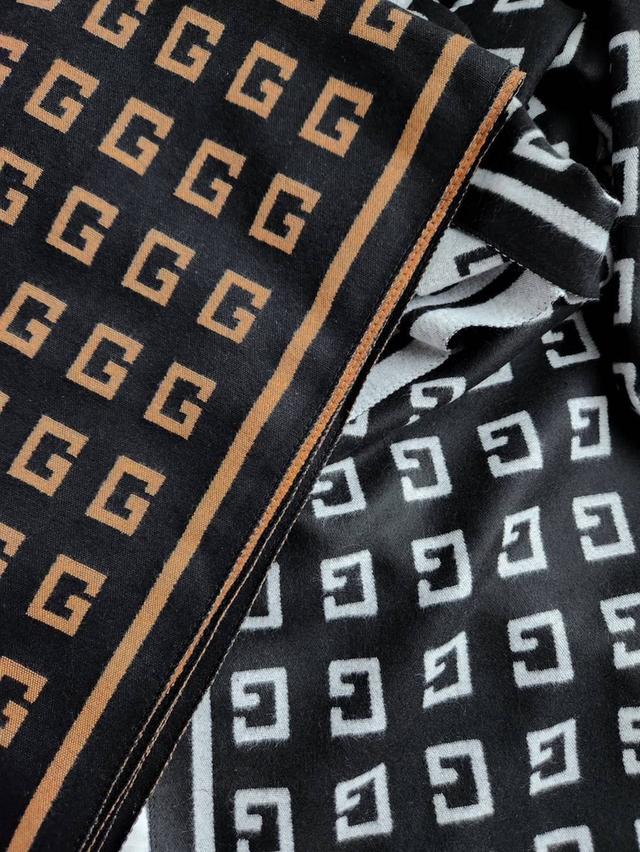 ผ้าคลุมไหล่Gucci 7