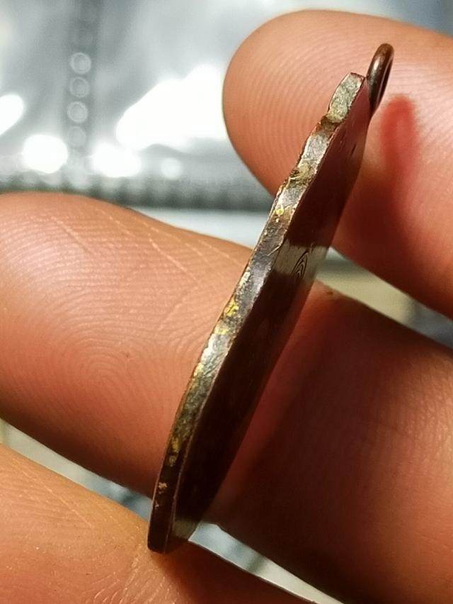 พระเหรียญเก่าลึกสภาพใช้ รูปย่อยที่ 3