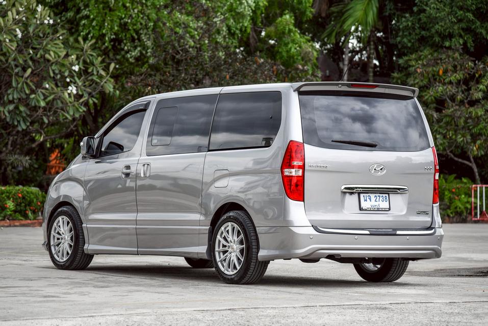 รหัสรถ CBL2738 HYUNDAI H-1 2.5 Deluxe AT 2017
