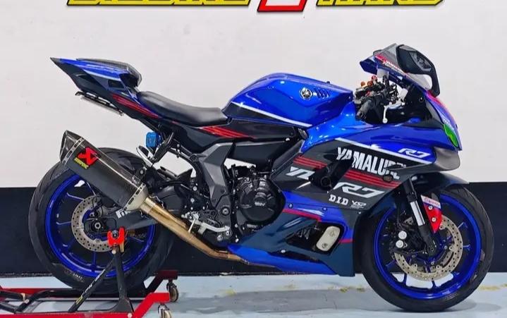 Yamaha R7 สี Blue