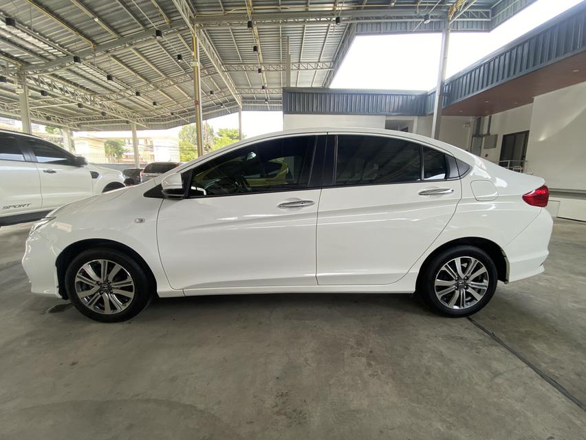 Honda City (i-VTEC) 10