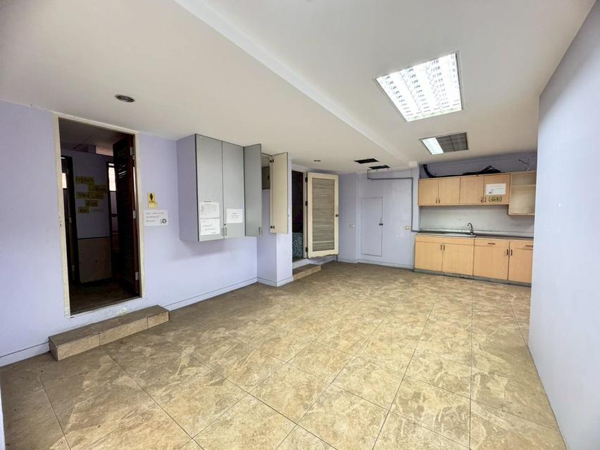 ให้เช่าอาคารพาณืชย์ ชั้น 1 และชั้นลอย อาคารโล่งสวย ติดถนนรามคำแหง (N.1920) 14