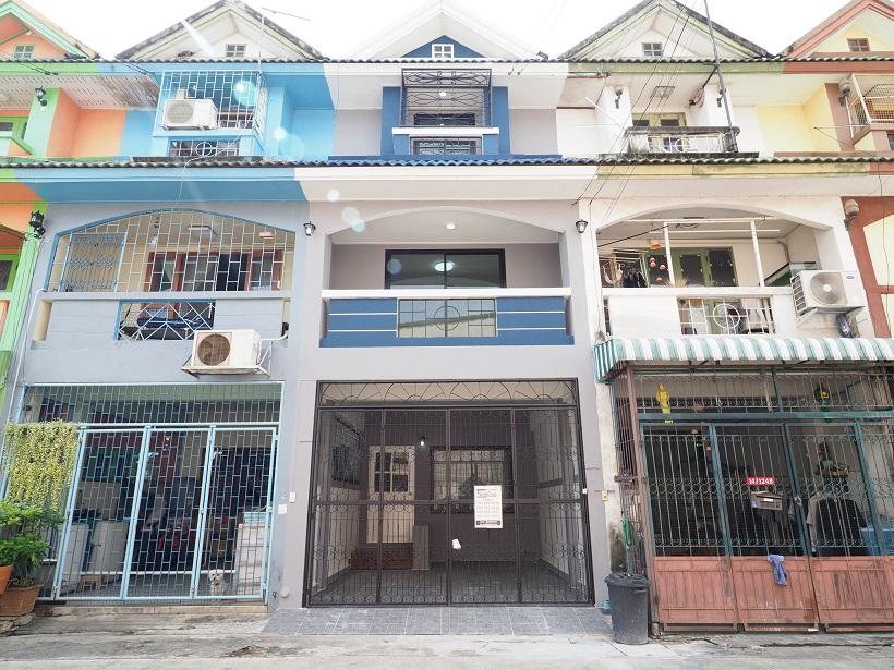 บ้านรีโนเวทใหม่ ทาวน์เฮ้าส์ 3 ชั้น ม.บัวทองธานี ขนาด 16 ตรว. ตกแต่งใหม่ทั้งหลัง สวยครบ พรีเมี่ยม พร้อมเข้าอยู่ [บางใหญ่-กาญจนาภิเษก] 1