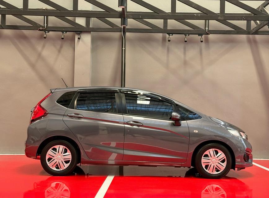2020 HONDA JAZZ GK รถมือเดียวออกป้ายแดง รถวิ่งน้อยเพียง 60,000 กม เข้าศูนย์ตามระยะ รถไม่เคยมีอุบัติเหตุครับ รูปที่ 2