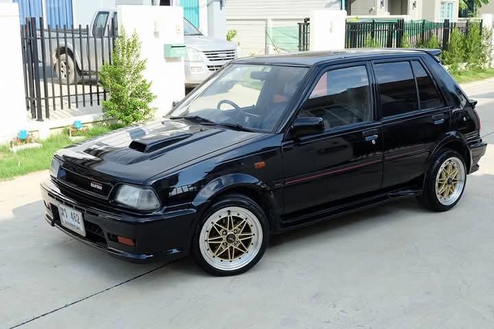 Toyota Starlet สีดำราคาถูก 6