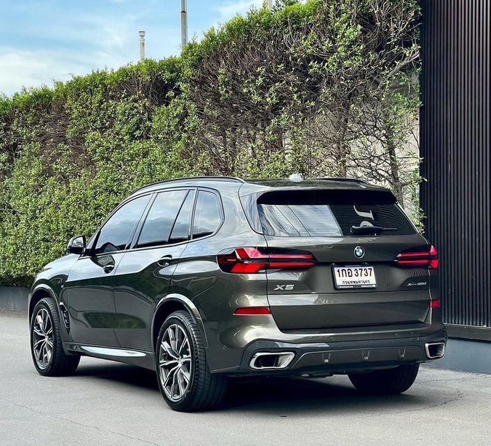 BMW X5 30d msport Lci 2023 สี Skyscraper Grey Metallic (สีพิเศษ)