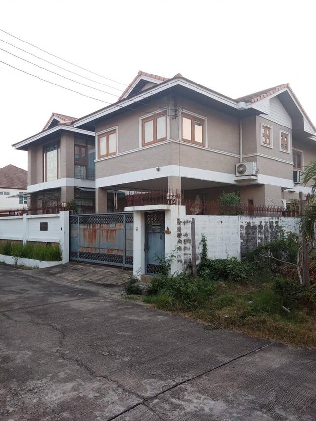 บ้านเดี่ยว 2 ชั้น ติดถนนพุทธมณฑล สาย 1 หมู่บ้านมหาดไทย 1 ขนาด 101 ตรว 4 นอน 5 น้ำ 12