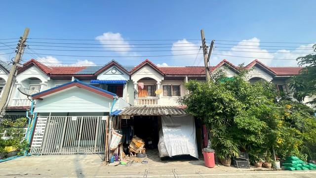 ขายทาวน์เฮ้าส์ 2 ชั้น หมู่บ้านจิตรัตนา บางบัวทอง - สุพรรณบุรี จ.นนทบุรี ราคาเบาๆ พร้อมอยู่! 1