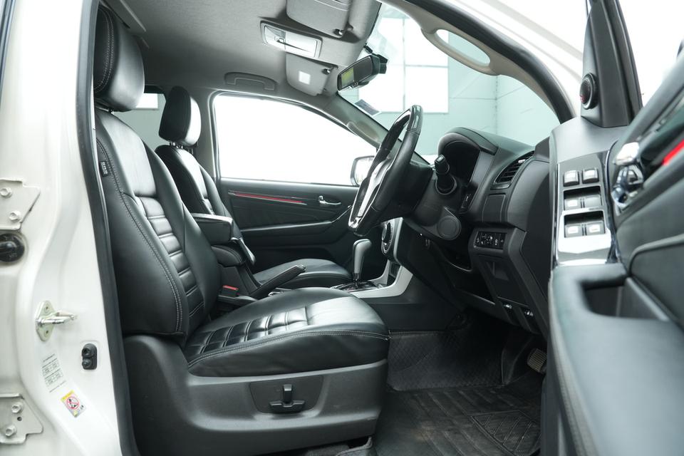 2020 ISUZU MU-X 3.0 THE ONYX 2WD SUV สีขาว เลขไมล์ 128680 กม. 13